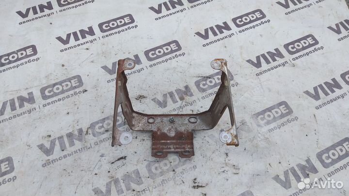 Кронштейн центральной консоли Ford Kuga 1