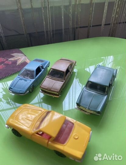 Пластиковые модельки машинки