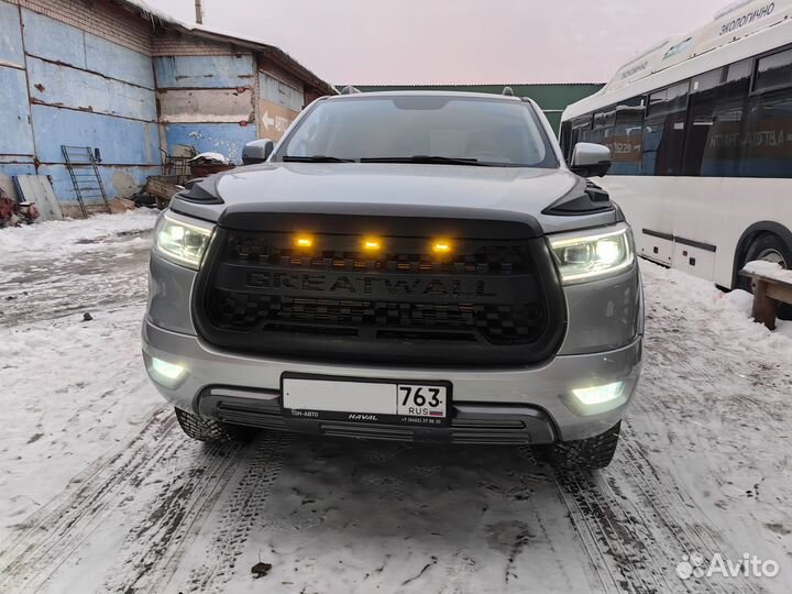 Решетка радиатора с ходовыми огнями для Great Wall