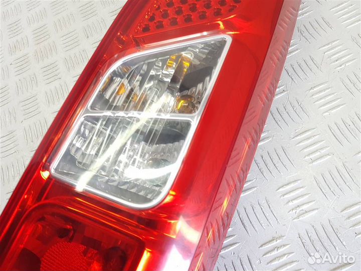 Фонарь задний правый Citroen Berlingo