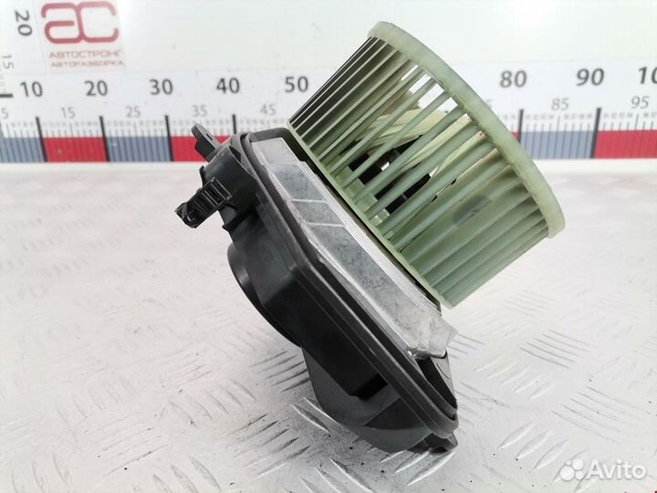 Моторчик печки Volkswagen Passat B5 1999