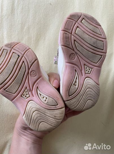 Кроссовки для девочки