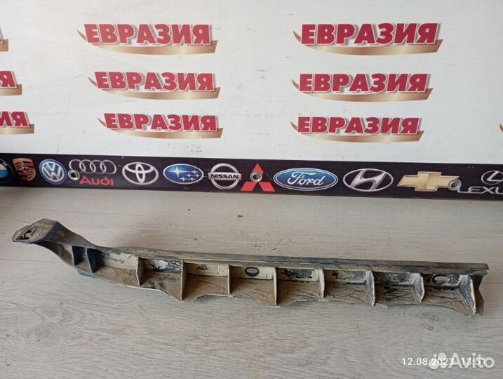 Крепление бампера заднее левое Skoda Octavia A5