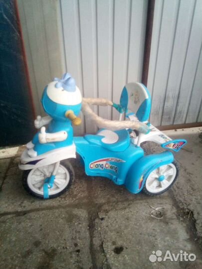 Трехколесный велосипед