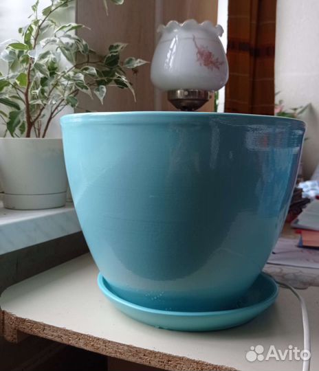 Большой керамический горшок для цветов