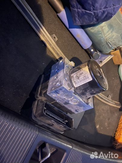 Блок ABS Mercedes w204