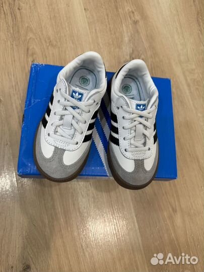 Кроссовки детские adidas samba 26 состояние новых