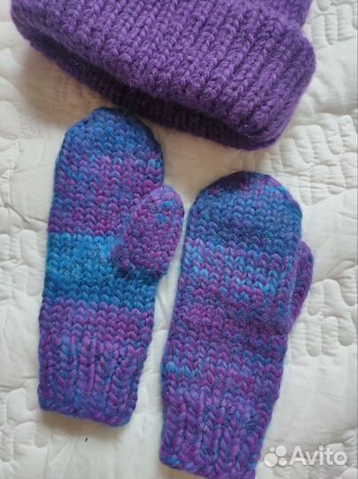 Шапка и варежки женские