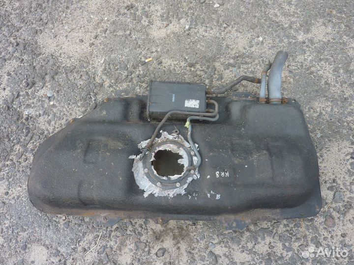 Kia Rio 2 2006-2011 бензобак