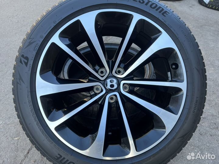 Колеса на Bentley Bentayga R21 оригинал