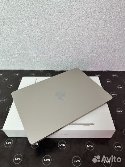 MacBook Air 13.6 (2022) M2 8/256Gb Starlight