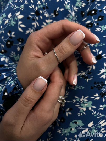 Маникюр и педикюр