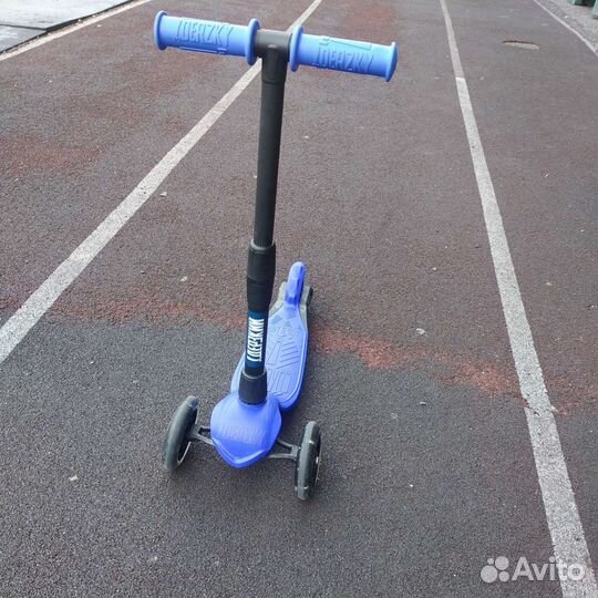 Самокат детский трехколесный складной