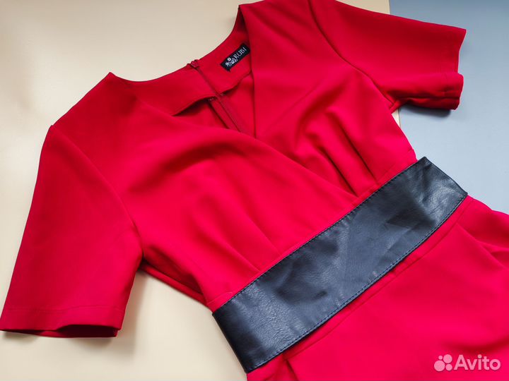 Женское платье красное 44