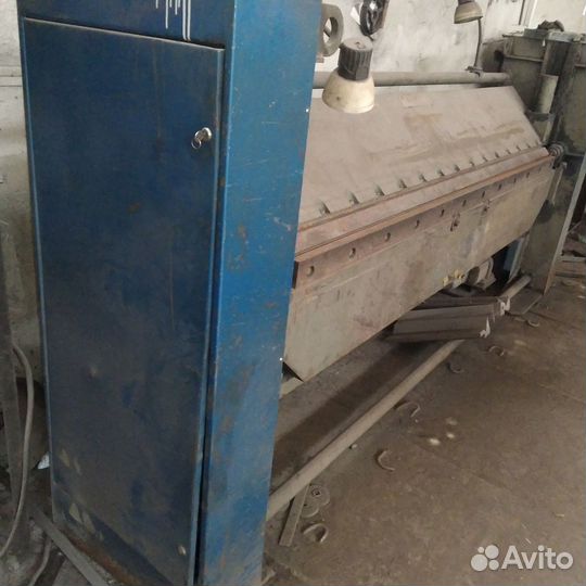 Листогиб лгм 4х2,5 с поворотной балкой