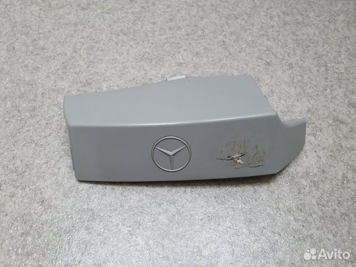 Крышка двигателя передняя Mercedes E-Class W210