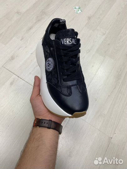 Кроссовки Versace