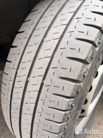 Michelin Agilis 215/65 R16 109C