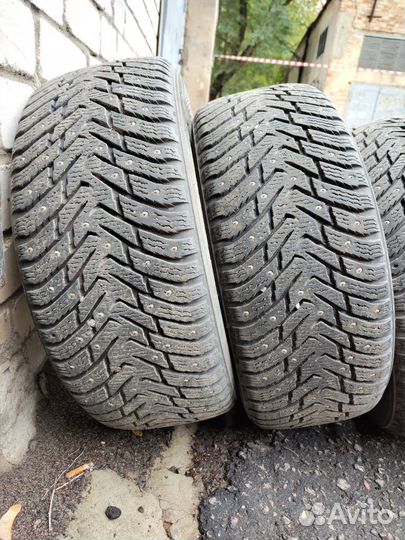 Nokian Tyres Hakkapeliitta 8 215/55 R16