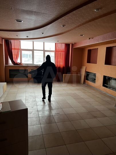 Торговая площадь, 1300 м²
