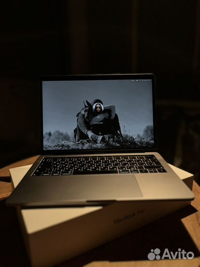 Macbook pro 13-inch 2018 touch bar 16гб/ 1 тб