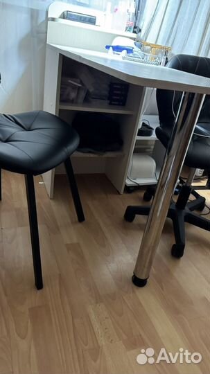 Маникюрный стол складной