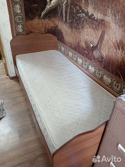 Кровать