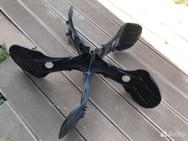 Винт с лопастями для канадского катамарана продаю