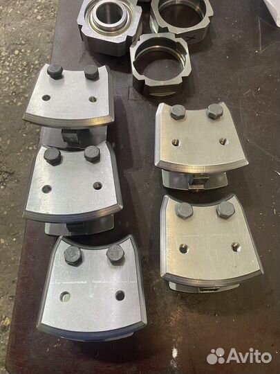 Держатель шины John Deere “карман”