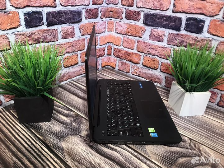 Игровой ноутбук Asus i3-5005U/2видеокарты/500gb