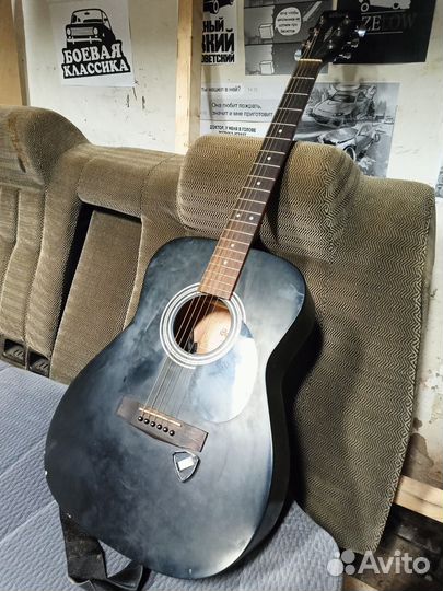 Акустическая гитара