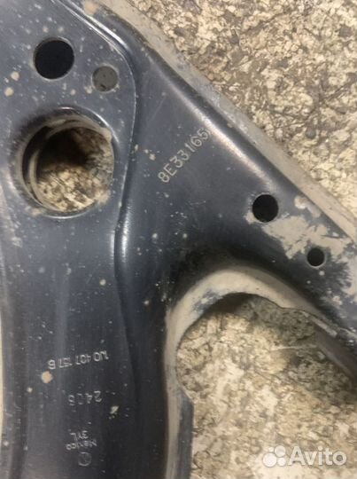 Рычаг левый Skoda Octavia А4