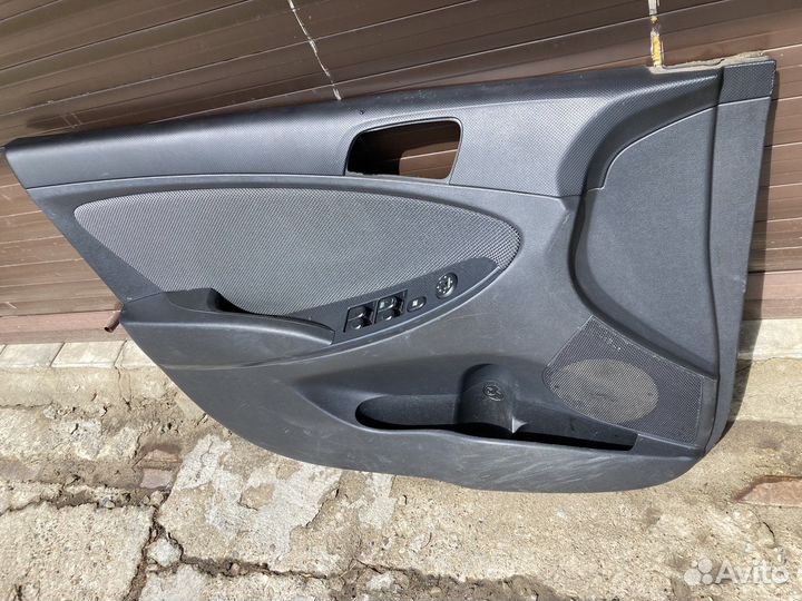 Обшивки дверей Hyundai Solaris под 4стеклопод