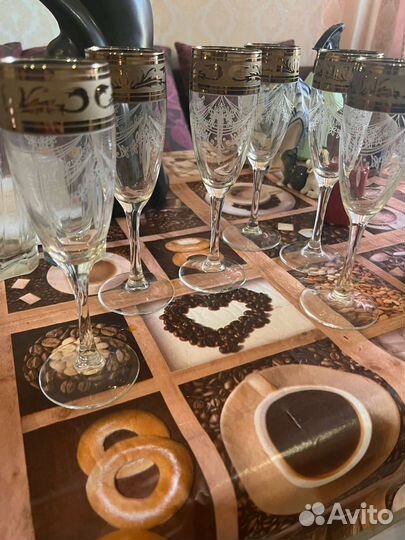 Статуэтка, бокалы