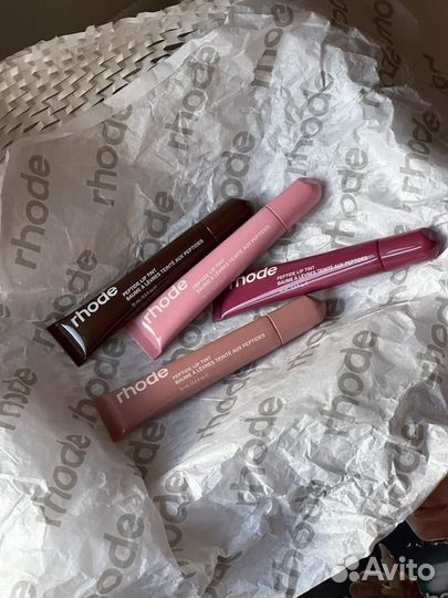 Блеск для губ rhode