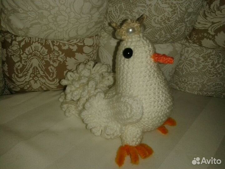 Игрушка голубь в короне