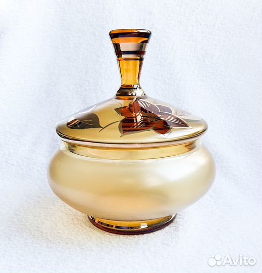 Конфетница с крышкой Bohemia