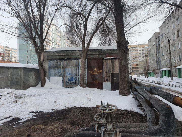 Гараж, > 30 м²