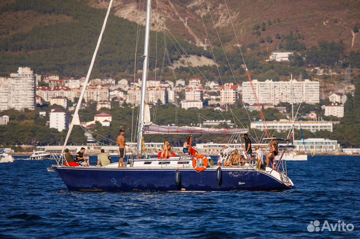 Аренда яхты, аренда катера, морские прогулки