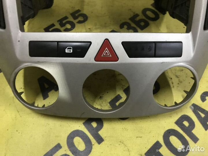 Рамка магнитолы Kia Ceed 2007-2012