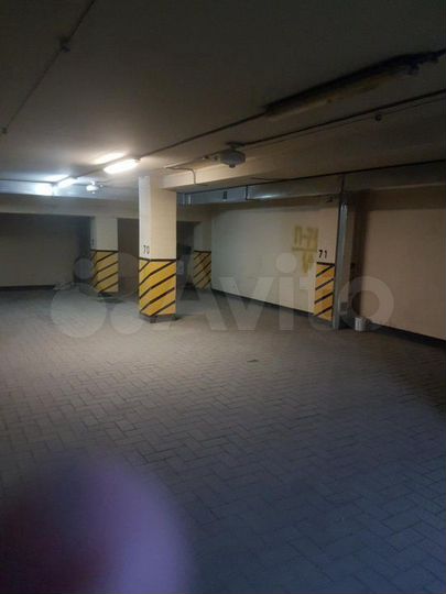 Машиноместо, 15 м²