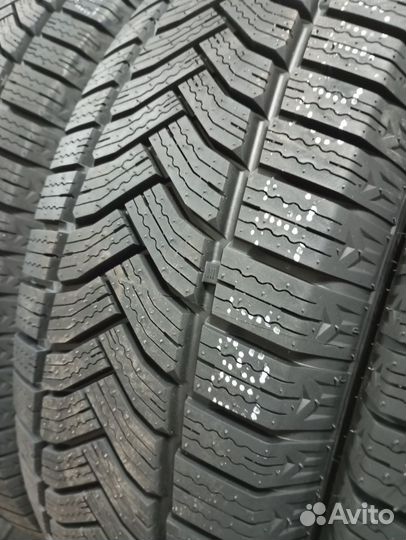 Royal Black Royal Van 195/70 R15C