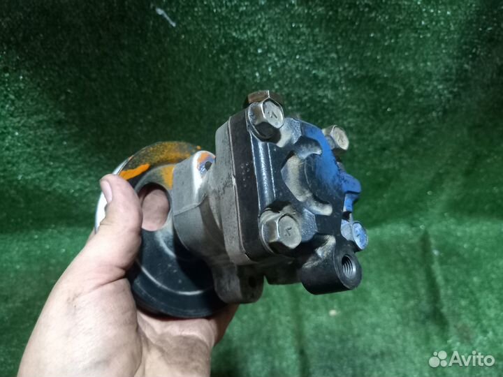 Насос гура на Hyundai Sonata Y3 G4CP