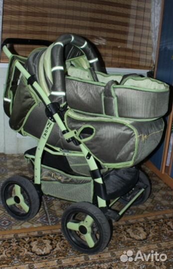 Коляска 3 в 1 и столик для кормления