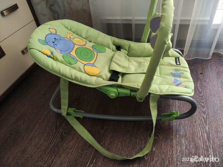 Шезлонг детский