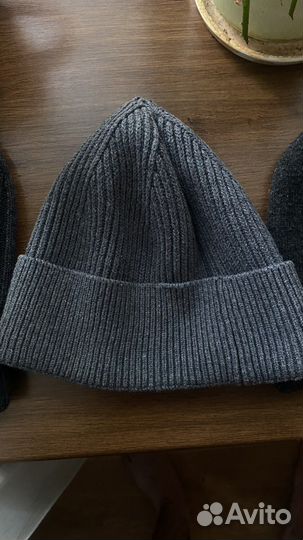 Мужские шапки 4 штуки