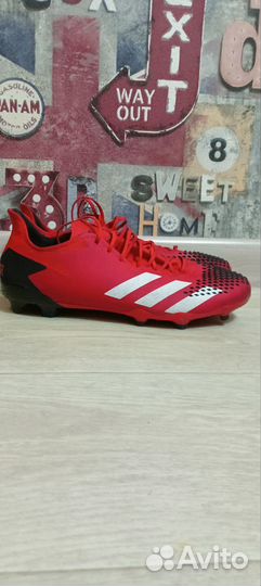 Футбольные бутсы adidas