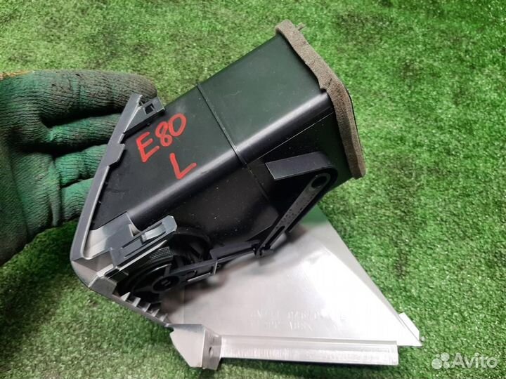 Дефлектор торпедо левый Mitsubishi Grandis 2008