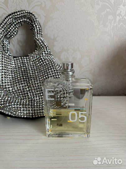 Духи молекула 05