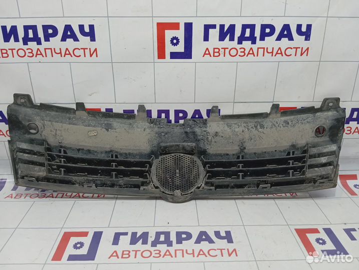 Решетка радиатора Volkswagen Polo Sedan (Mk5) 6RU853653